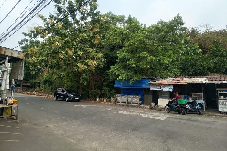 Lapak di Bantaran Sungai Tangsel Terancam Dibongkar, Pedagang: Kami Mau Pindah ke Mana?