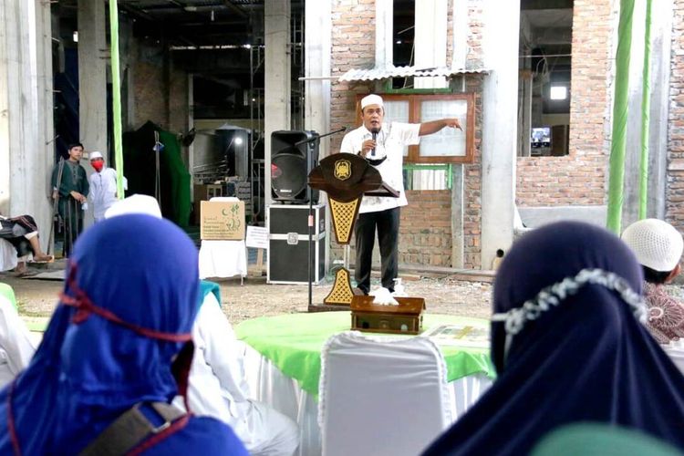 Wakil Wali Kota Medan Aulia Rachman saat melakukan safari Ramadhan ke Masjid As Shobirin di Jalan Pancing V, Kelurahan Besar, Kecamatan Medanlabuhan, Kota Medan, Rabu (12/5/2021)