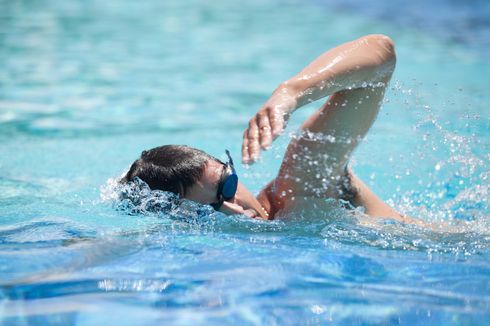 Cara Mengatur Teknik Napas dalam Renang Jarak Pendek