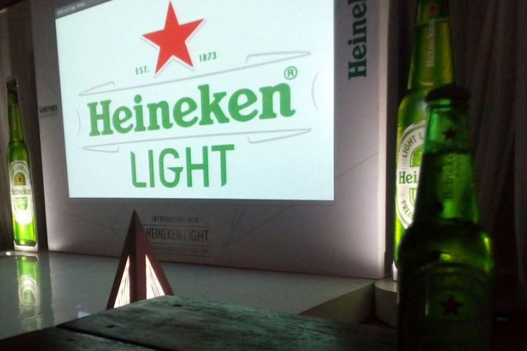 PT Multi Bintang Indonesia Tbk (MLBI) resmi meluncurkan Heineken Light di Indonesia pada Rabu (23/8/2017). Heineken Light adalah bir premium berkadar alkohol rendah 3,3 persen. Kadar kalori bir ini juga rendah yakni 99 kalori.