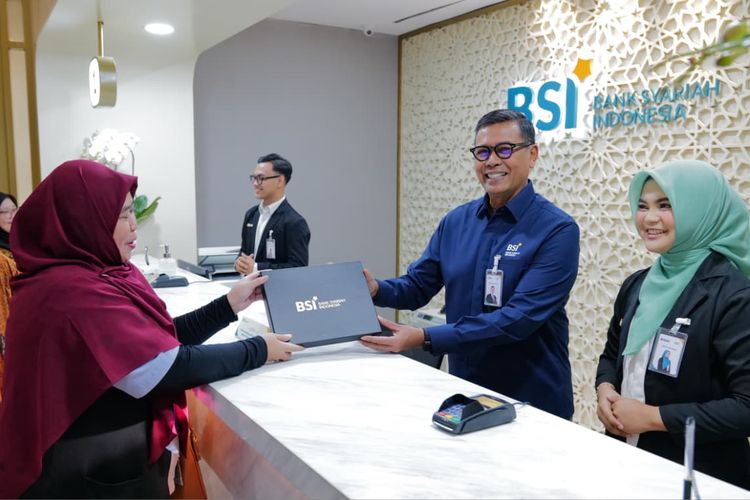 Hari Pelanggan Nasional 2026, Bos BSI Turun Langsung Layani Nasabah