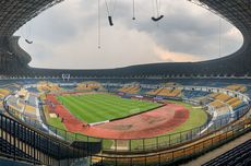 BERITA FOTO : GBLA Bersolek Rumput Baru, Parkir Ditata