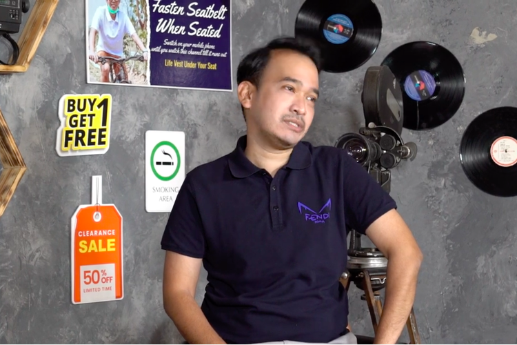 Pembawa acara Ruben Onsu berbincang dengan komedian Eko Patrio di Sikopat Channel di YouTube.