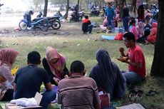 Sambut Ramadhan,  Warga Aceh Barat Rayakan Tradisi Meugang di Pantai