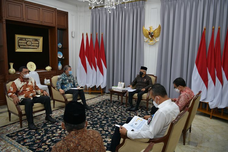 Wakil Presiden K.H Ma?ruf Amin bertemu dengan perwakilan dari Kementerian PUPR dan DPP REI pada Selasa (24/5/2022).