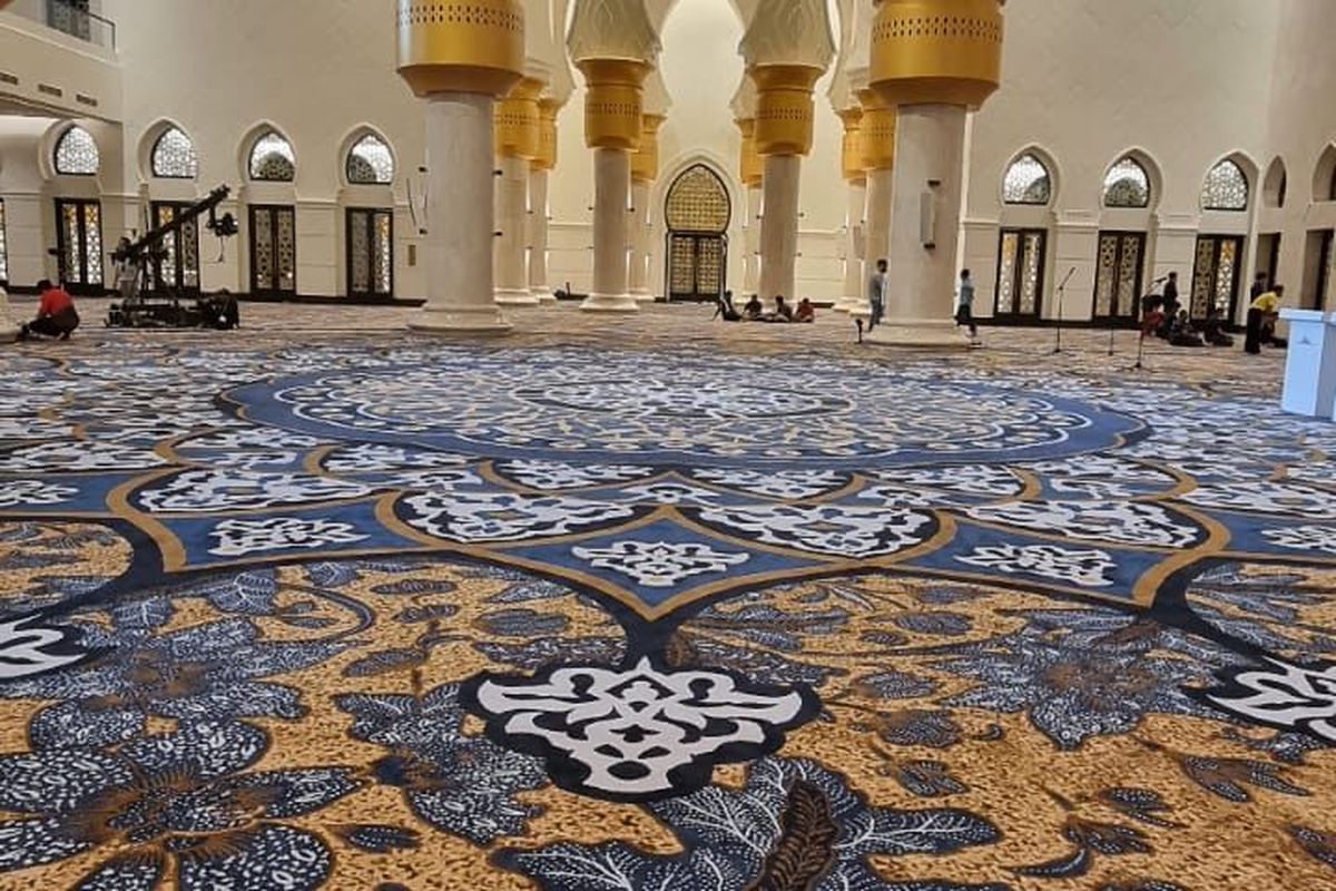 Karpet Masjid Raya Sheikh Zayed
