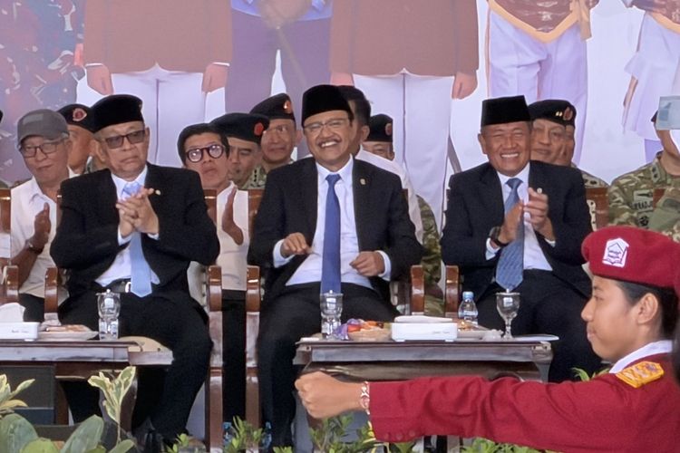 Kadet Unhan Dikirim ke Sekolah Rakyat, Wamenhan: Hindari Perundungan dan Kekerasan