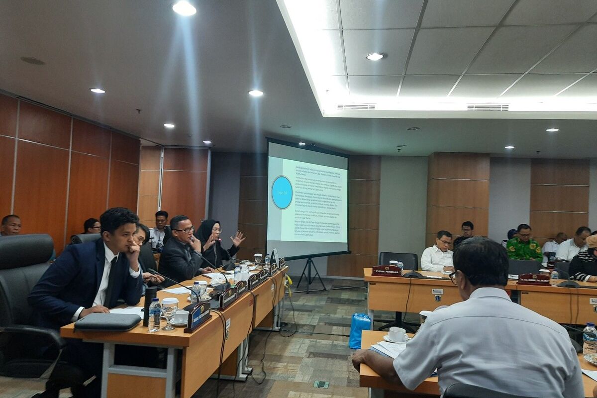 Suasana rapat Komisi E DPRD DKI Jakarta terkait revitalisasi dan Formula E di Monas, lantai 1, DPRD DKI, Rabu (19/2/2020)