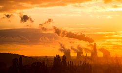 Energi Fosil Bikin Progam Hilirisasi dan Bebas Emisi Tak Koheren