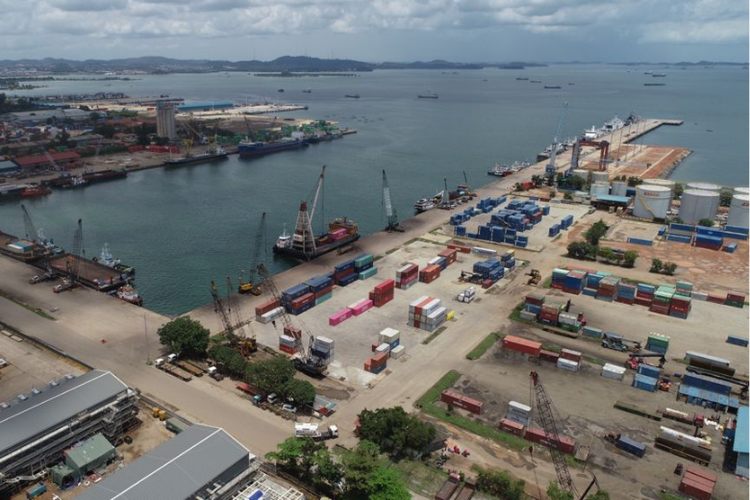 Perluasan Container Yard di Pelabuhan Batu Ampar.