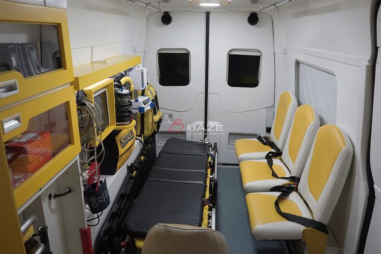 Ambulans buatan Baze