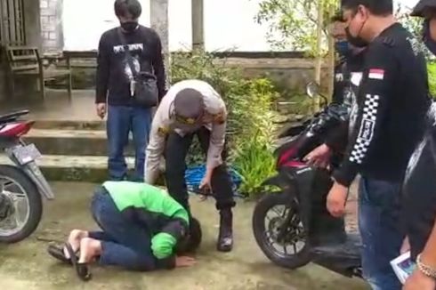 Sepeda Motor yang Hilang Diantar ke Rumah, Driver Ojol Bersujud di Kaki Kapolsek