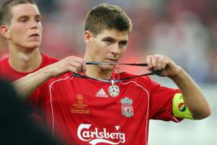 Ekspresi Steven Gerrard saat gagal di final Liga Champions 2007. 