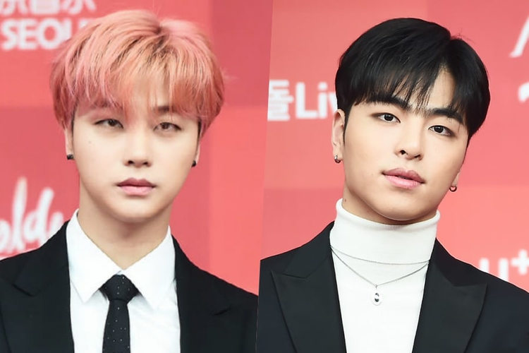 Dua personel iKON, Junhoe (kanan) dan Jinhwan (kiri)