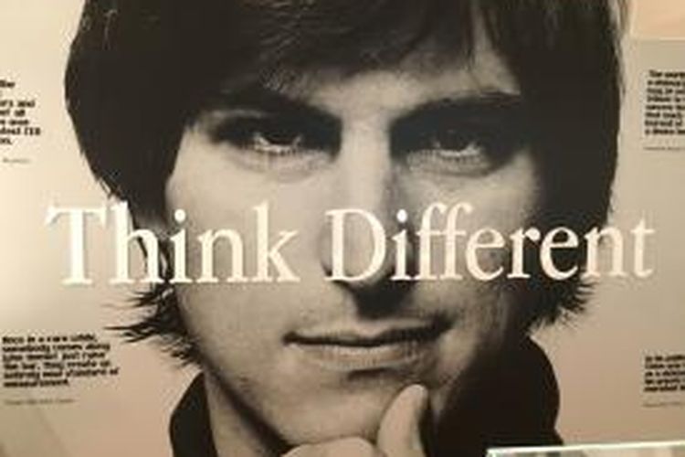 Poster lawas Steve Jobs di Museum Apple, Praha, Republik Ceko