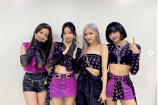 Blackpink Tampil Kompak dan Fashionable dalam Balutan Marine Serre