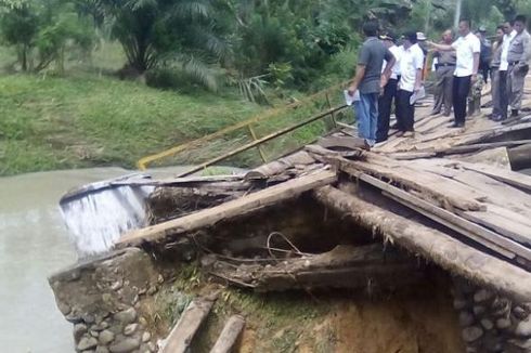 Jembatan Rusak karena Banjir, Dua Desa di Bengkulu Terisolasi
