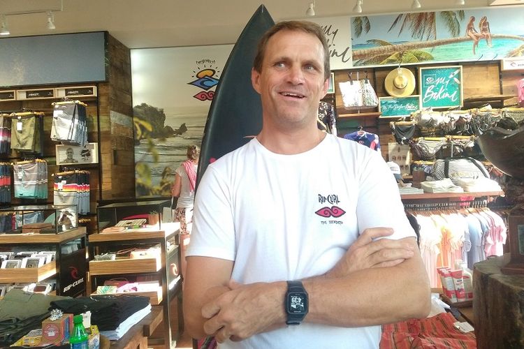 Marketing Manager Rip Curl South East Asia, James Hendy, saat ditemui di Store Rip Curl Padang Padang, Bali, Jumat (27/7/2018). 