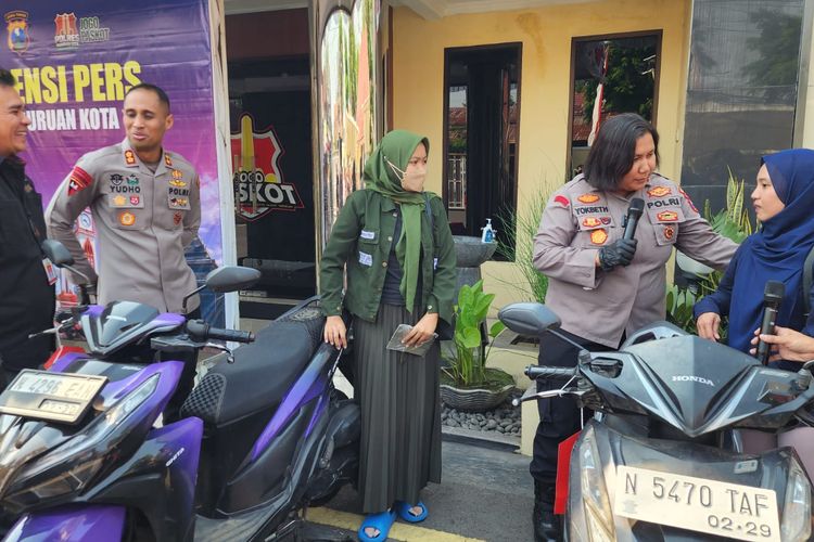 Bahagianya Dua Wanita Korban Begal di Pasuruan, Usai Motornya Kembali