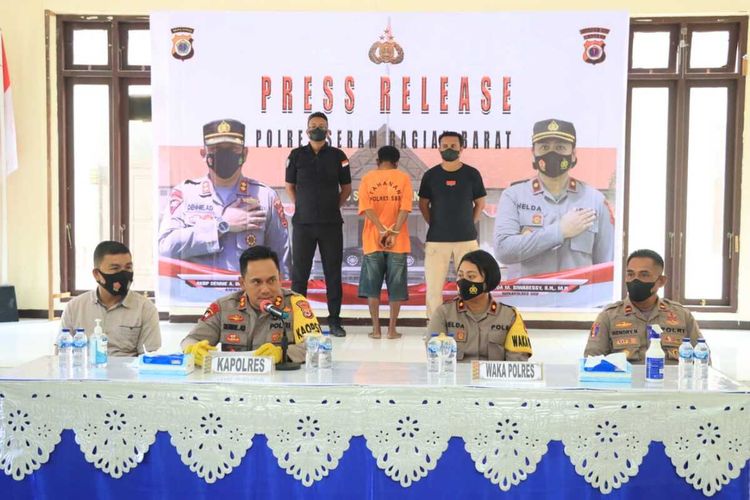 FR alias Frans, pria asal desa Nuruwe, kecamatan Kairatu Barat, kabupaten Seram Bagian Barat, Maluku yang membunuh istrinya ditangkap polisi dan ditetapkan sebagai terdangka, Rabu (17/8/2022)