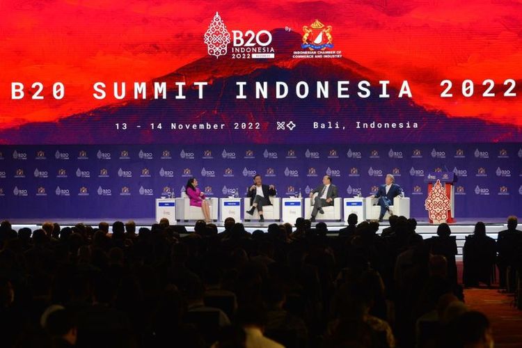 Agenda Ministerial Talk bertema ?Aligning the Role of Business with G20 Priorities: To Recover Stronger, Recover Together? pada hari pertama KTT B20. 