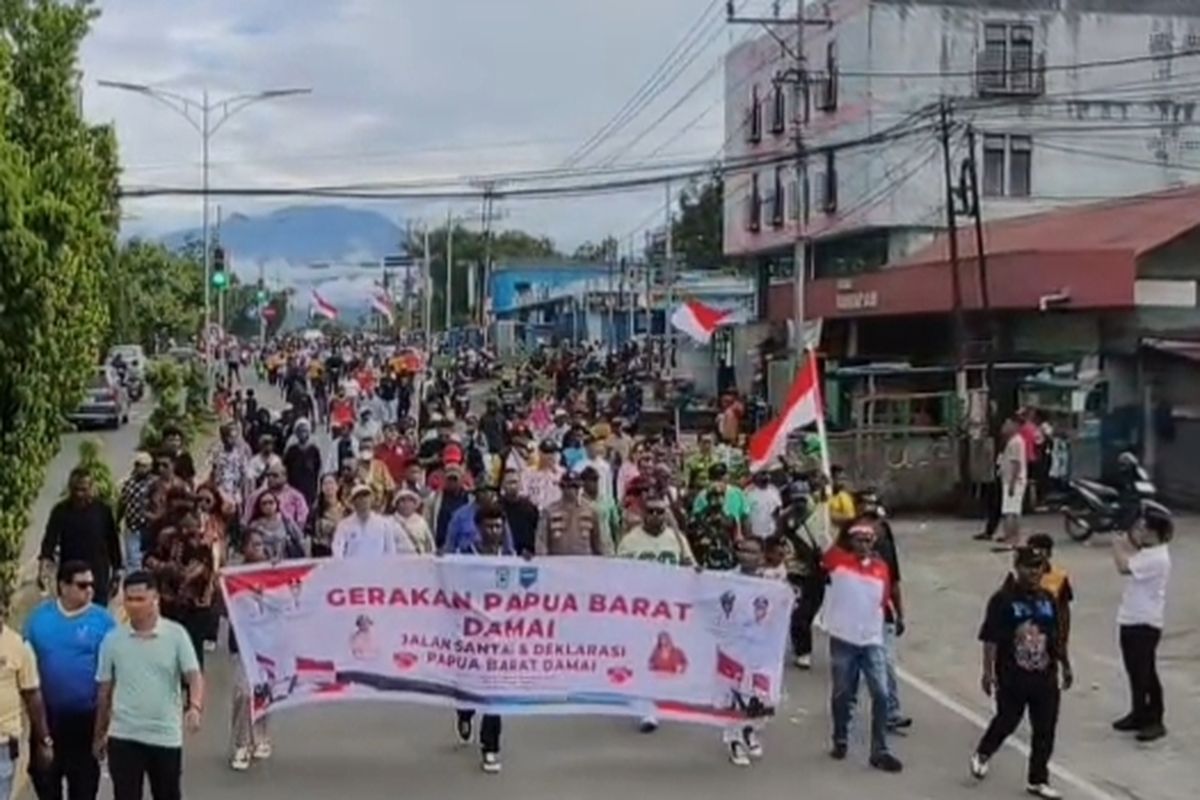 Pemuda Mengubah Demo ke Jalan Damai di Manokwari