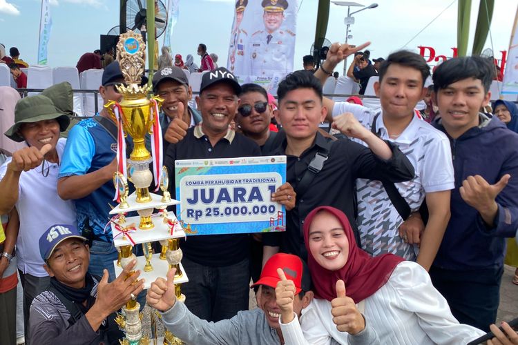 Encik M Alaudin atau Jaka saat menjuarai Perahu Bidar Palembang, Minggu (17/8/2025).