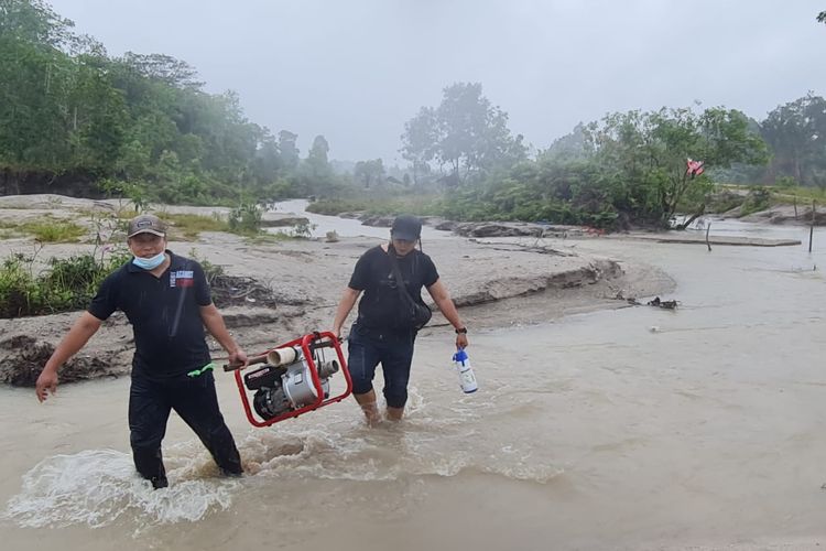 Segelintir barang bukti yang diamankan KLHK saat operasi penindakan di Tahura Bukit Mangkol, Bangka Tengah.