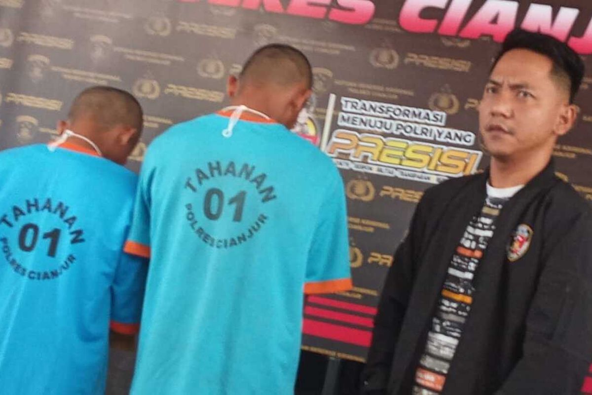Dua orang tersangka pengoplos tabung gas elpiji diamankan Polres Cianjur, Selasa (2/4/2024).