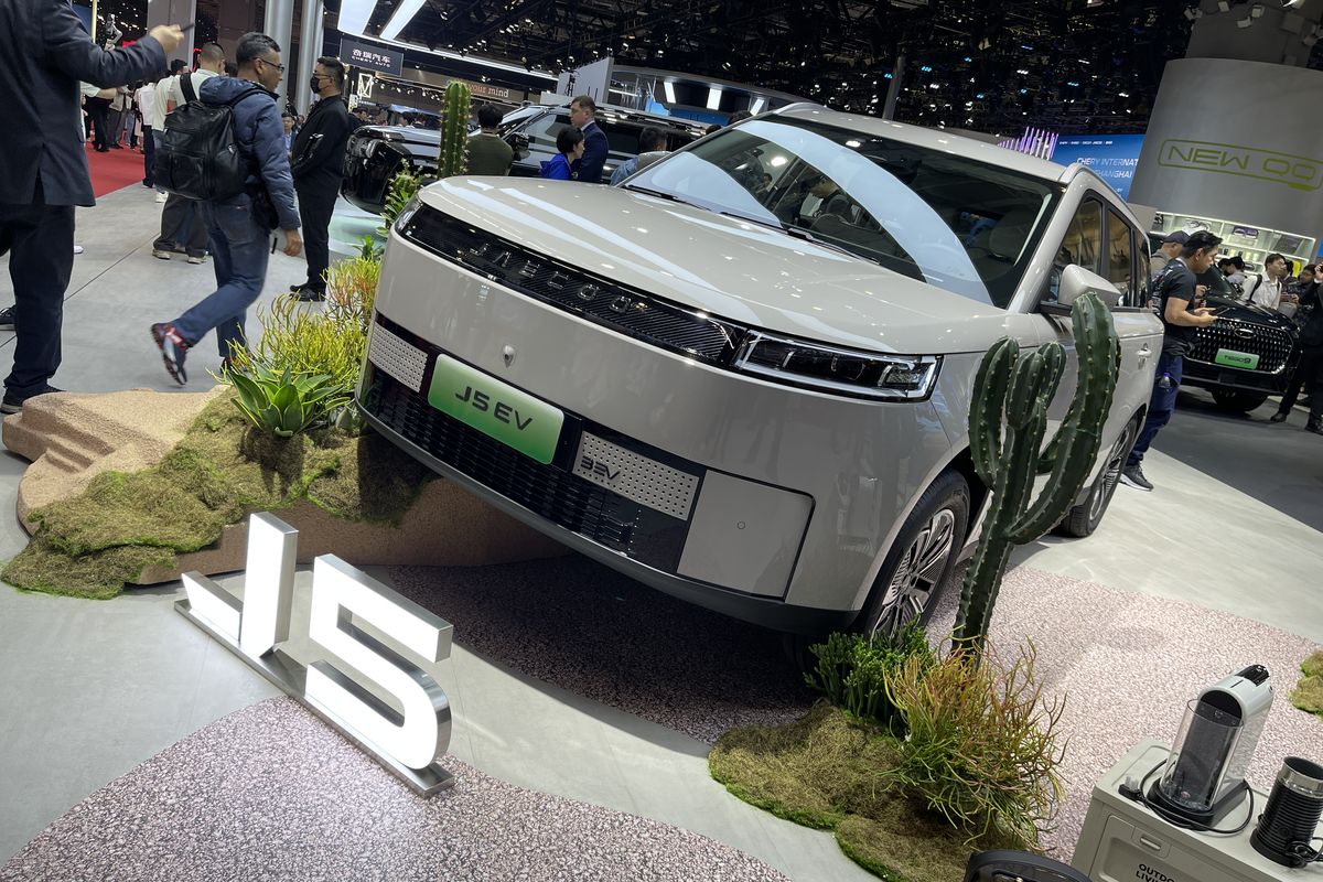 Jaecoo J5 EV tampil di ajang Auto Shanghai 2025