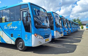 Juda mast qizlar bilan jinsiy aloqa