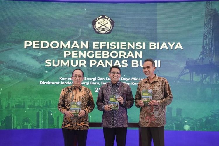 Peluncuran secara resmi Buku Pedoman Efisiensi Biaya Pengeboran Panas Bumi hasil kolaborasi antara Direktorat Panas Bumi dan Jakarta Drilling Society yang dipimpin oleh Yudi Hartono. 