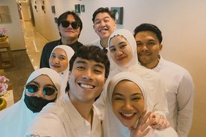 Sedang Umrah Saat Vidi Aldiano Meninggal, Yura Yunita: Aku Pulang Sekarang, Tungguin