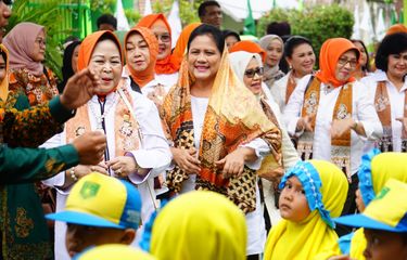 Ke Banyuwangi, Iriana Jokowi Belanja Manik-manik Senilai Rp 350 Ribu