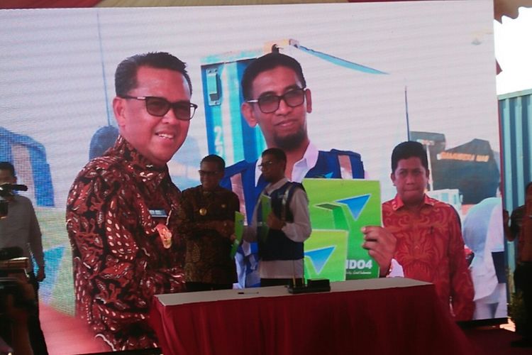 Gubernur Sulsel,  Nurdin Abdullah dan Direktur Utama PT Pelindo IV,  Farid Padang melounching Makassar New Prort (MNP) tahap 1  paket A,  Jumat (2/11/2018).