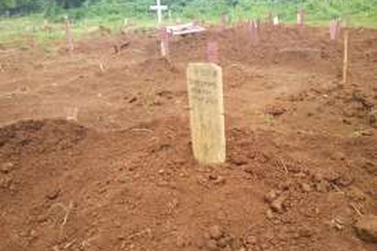 Jenazah tanpa identitas yang dimakamkan di TPU Pondok Ranggon hanya dituliskan nomor registrasinya.