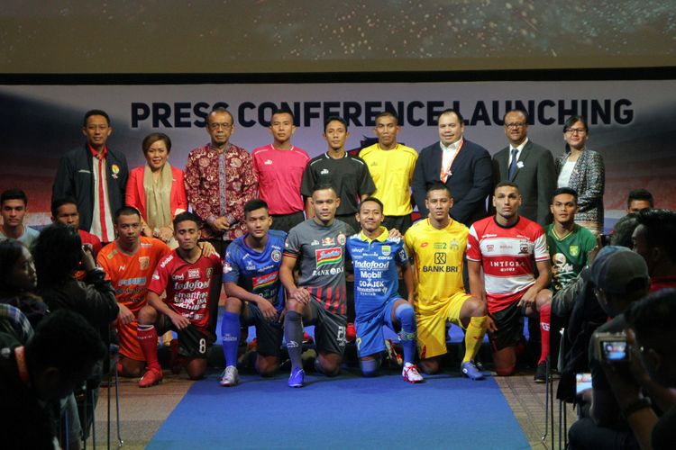 Perwakilan para pemain klub Liga 1 Shopee 2019 saat acara launching di Jakarta, Senin (13/5/2019).