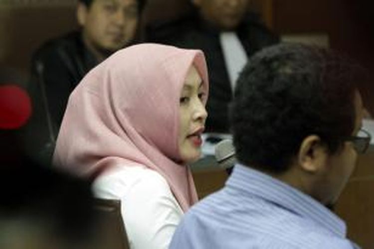 Angelina Sondakh memberikan kesaksian pada sidang di Pengadilan Tipikor, Jakarta Pusat, dengan terdakwa Muhammad Nazaruddin, Rabu (6/1/2016).