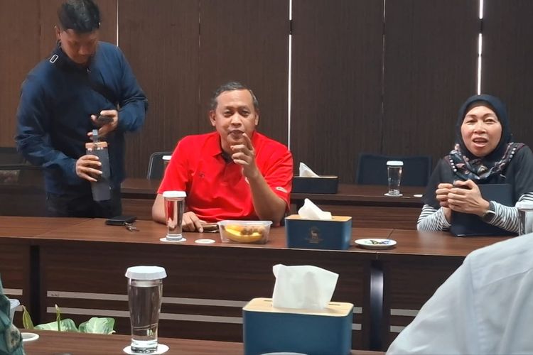 Wali Kota Bekasi Terapkan Pengunaan Bahasa Inggris bagi ASN, Dorong Kompetensi Global