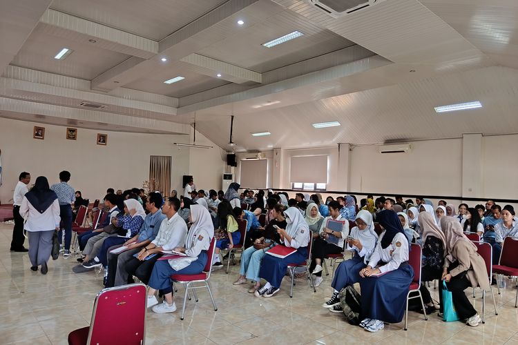 SMAN 1 Kota Bekasi Diserbu Pendaftar Usai Jadi Sekolah Maung, Bakal Adaptasi Kurikulum Cambridge
