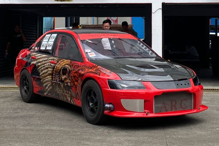 Lancer Evolution VIII ini jadi mobil terkencang sekaligus merebut Jawara Sentul Drag Race, November 2021.