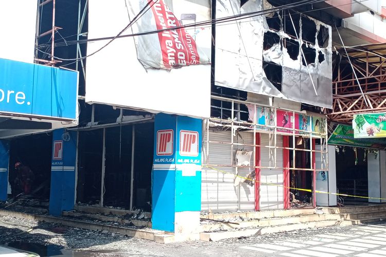 Kondisi Mal Malang Plaza usai terbakar pada Selasa (2/5/2023). 