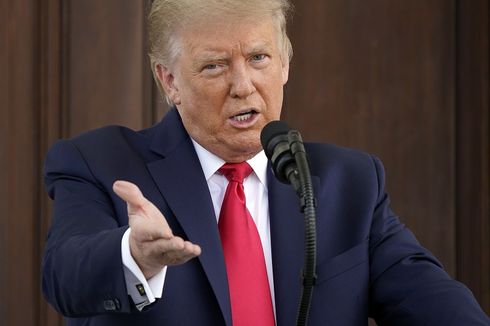 Bualan Trump Soal Senjata Nuklir Rahasia AS Diterbitkan dalam Sebuah Buku 