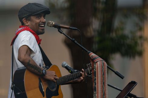 Sebelum Dimakamkan, Ada Prosesi Penghormatan Terakhir untuk Glenn Fredly