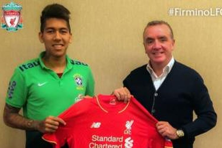 Gelandang anyar Liverpool, Firmino (kiri). 