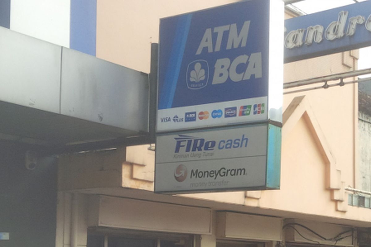 Jangan lupa untuk mengetahui berapa saldo minimal ATM BCA atau berapa minimal saldo ATM BCA.
