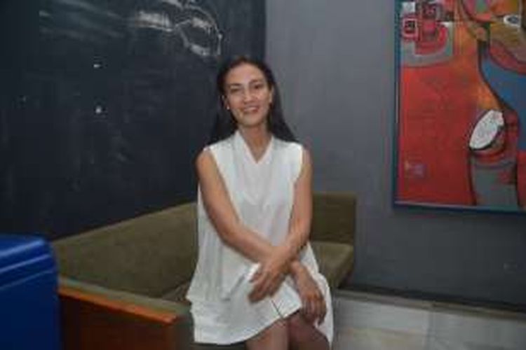 Aktris Atiqah Hasiholan menghadiri acara syukuran persiapan shooting film W...