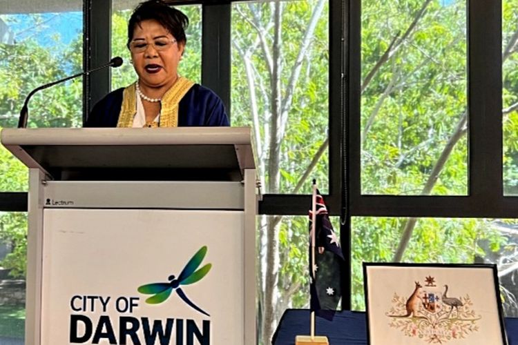 Wakil Wali Kota Darwin Amye Un, saat memberikan sambutan dalam acara pelantikan kewarganegaraan Australia baru (Newest Australian Citizenship) di Darwin, Jumat (1/7/2022)