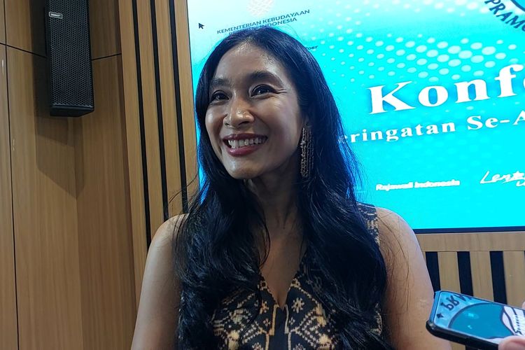 Happy Salma Akan Tampil Monolog di Peringatan 100 Tahun Pramoedya Ananta Toer