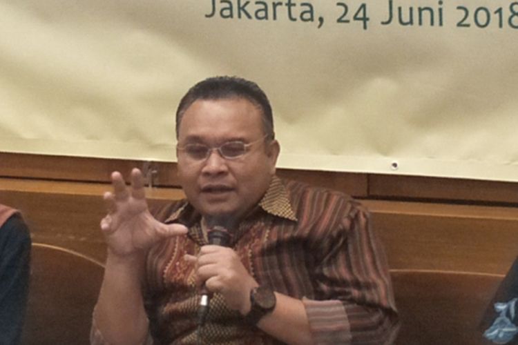 Direktur Eksekutif Komite Pemantauan Pelaksanaan Otonomi Daerah (KPPOD) Robert Endi Jaweng